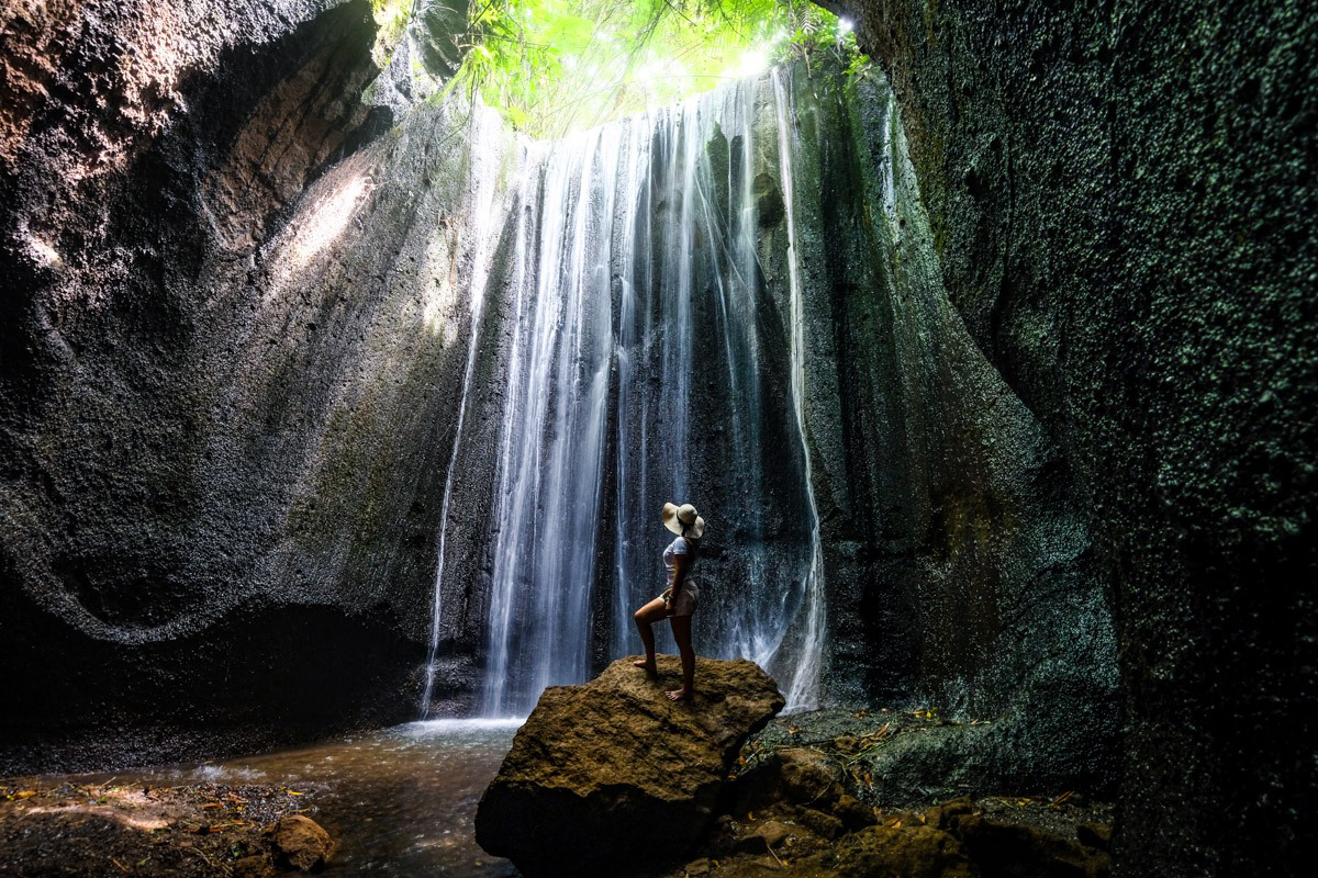 Bali offers a wealth of natural and cultural attractions. Explore Bali's hidden gems and must-see sights with our comprehensive guide to the island's most beautiful places