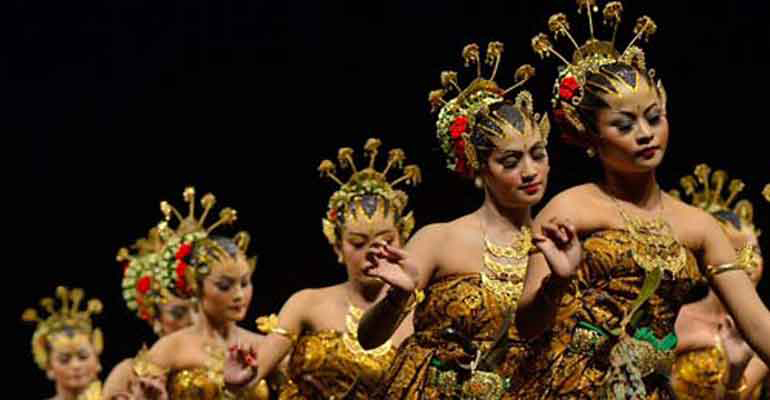 Explore the heart of Indonesia with a trip to Java. Discover ancient temples, bustling cities, stunning natural beauty, and rich cultural traditions on this vibrant island. Start planning your Java adventure today.
Borobudur Temple
Prambanan Temple
Kraton Yogyakarta
Batik Workshop
Malioboro Street
Jogja tourism
Javanese culture
Yogyakarta tour package
Yogyakarta travel guide
Yogyakarta itinerary