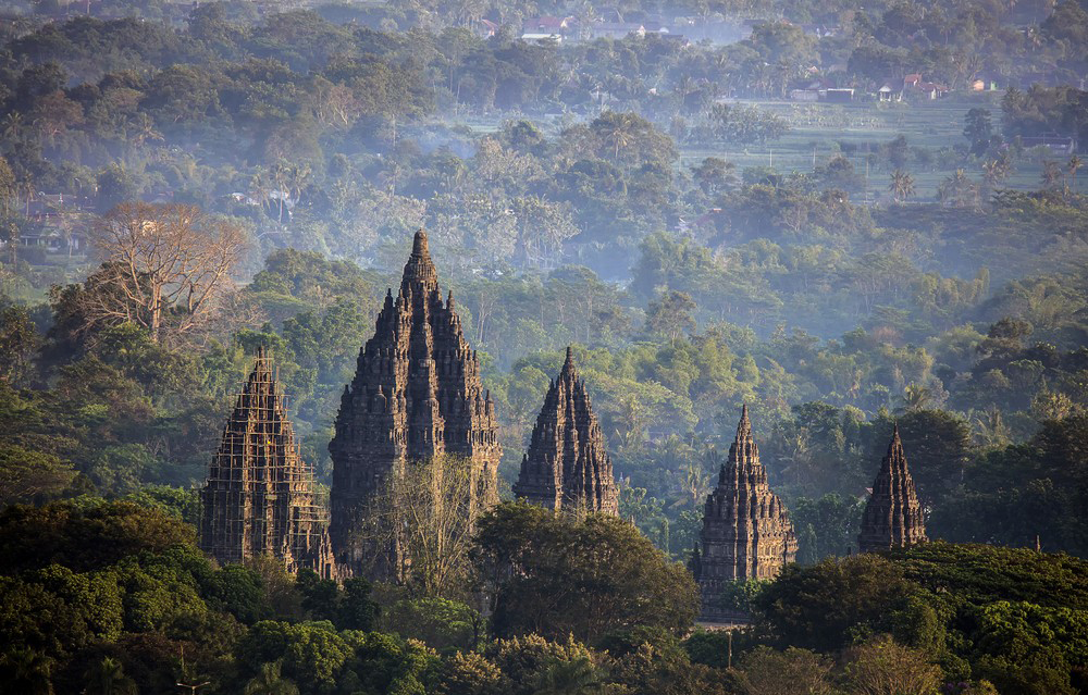 Explore the heart of Indonesia with a trip to Java. Discover ancient temples, bustling cities, stunning natural beauty, and rich cultural traditions on this vibrant island. Start planning your Java adventure today.
Borobudur Temple
Prambanan Temple
Kraton Yogyakarta
Batik Workshop
Malioboro Street
Jogja tourism
Javanese culture
Yogyakarta tour package
Yogyakarta travel guide
Yogyakarta itinerary